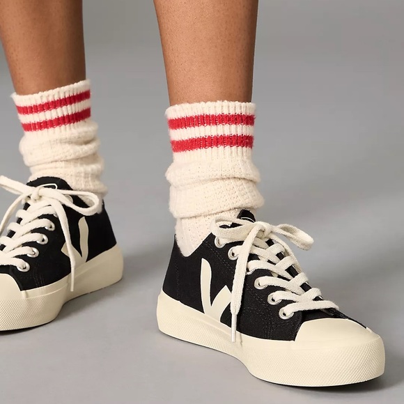 NWT Veja Wata II Low-Top Sneakers - Picture 3 of 4